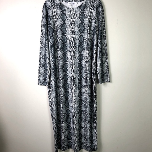 REBDOLLS Snake print, long sleeves Midi-dress - Picture 5 of 10